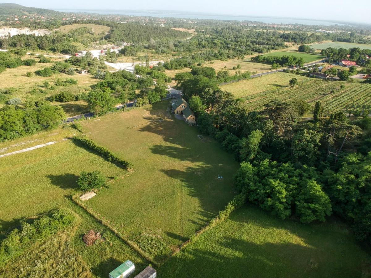Pilikan Apartments - Park, Agroturism, Vineyard & Farm Cserszegtomaj Dış mekan fotoğraf