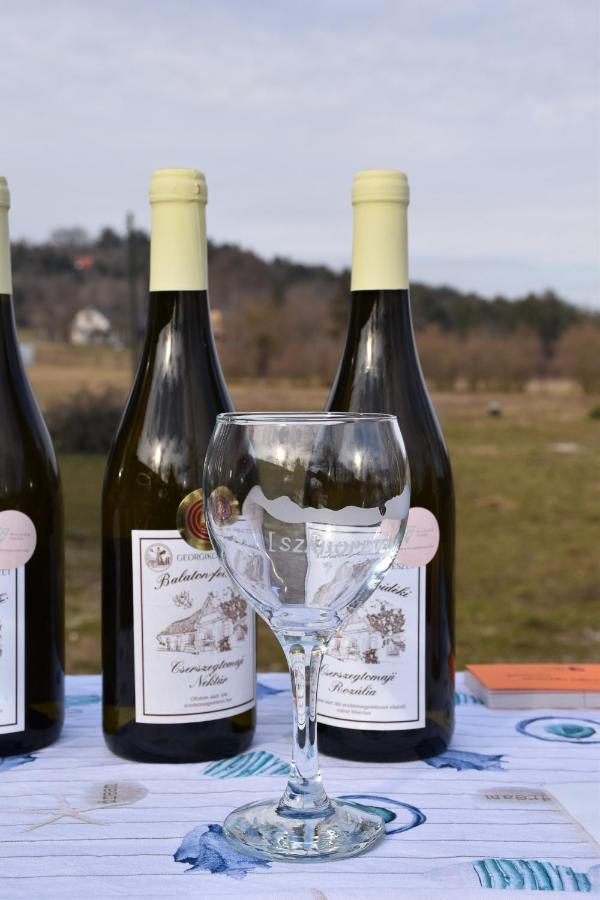 Pilikan Apartments - Park, Agroturism, Vineyard & Farm Cserszegtomaj Dış mekan fotoğraf